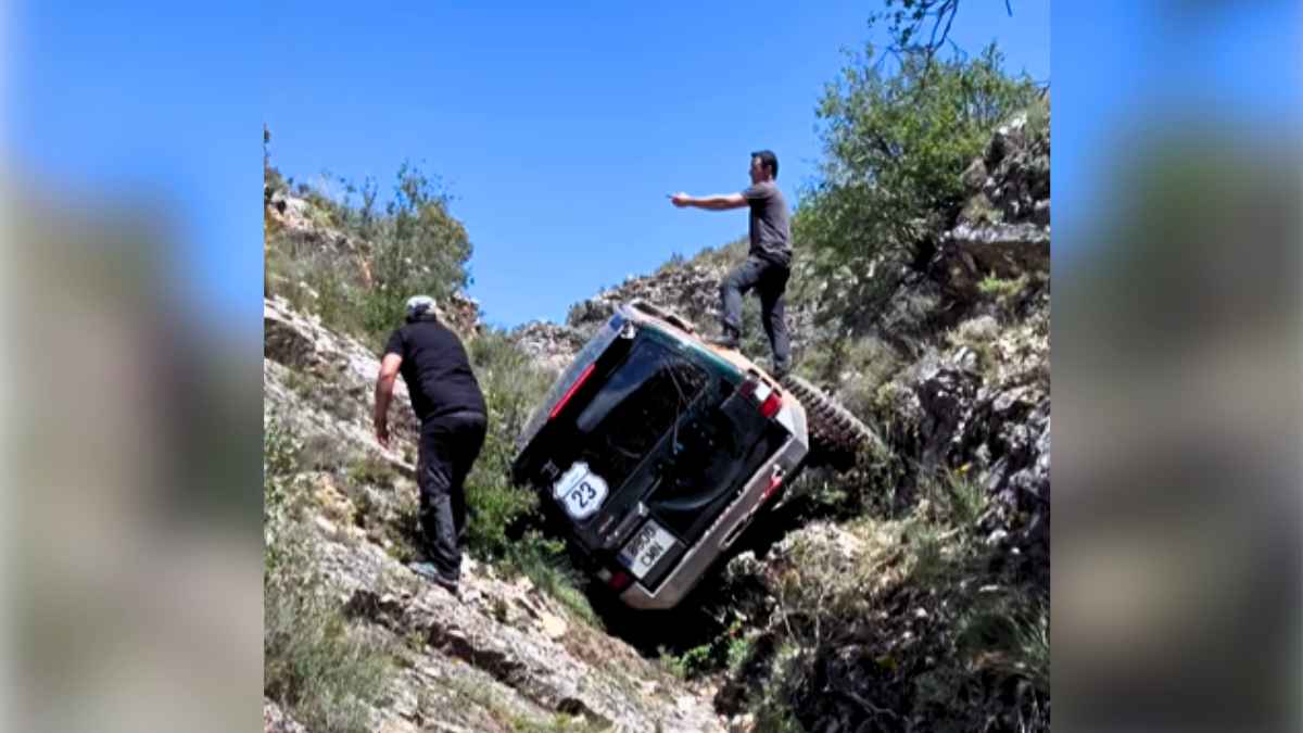 La Incre Ble Maniobra Con La Que Consiguen Sacar Un Mitshubisi Montero