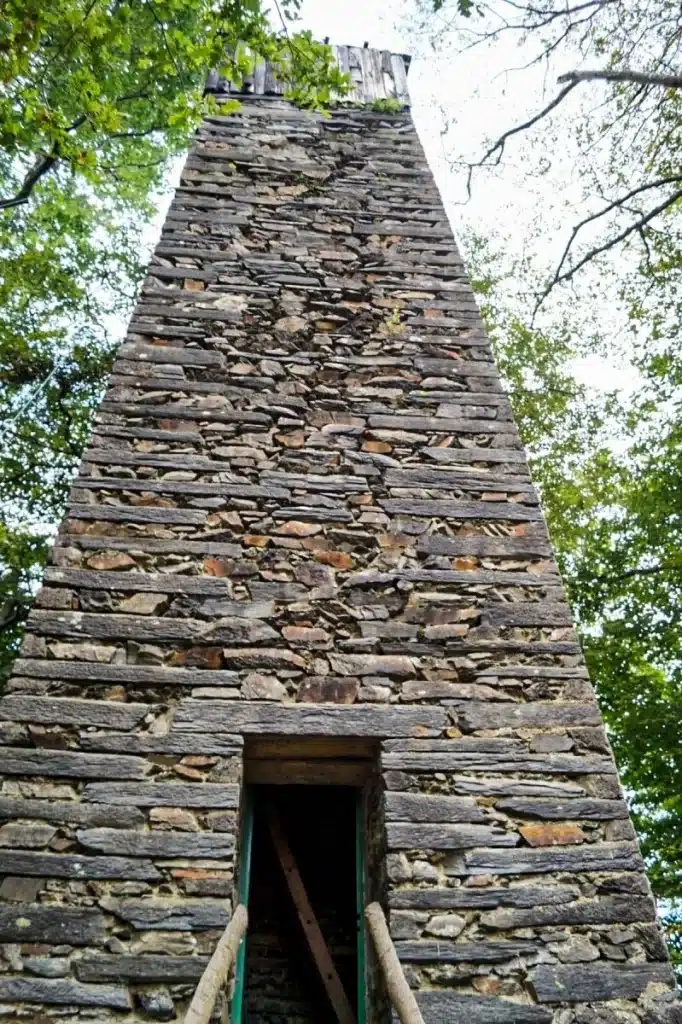 Torreta tradicional construida en piedra.