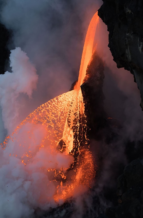Un chorro de lava en Kalapana, Hawaii. / Fotografía: Infobae