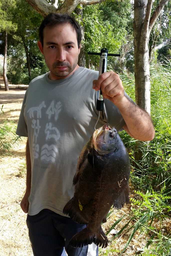 El pescador Miguel Ángel Bustos, quien se ha puesto en contacto con nuestra redacción. 