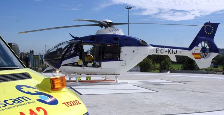 Helicóptero medicalizado similar al que trasportó al cazador / Fotografía: SER