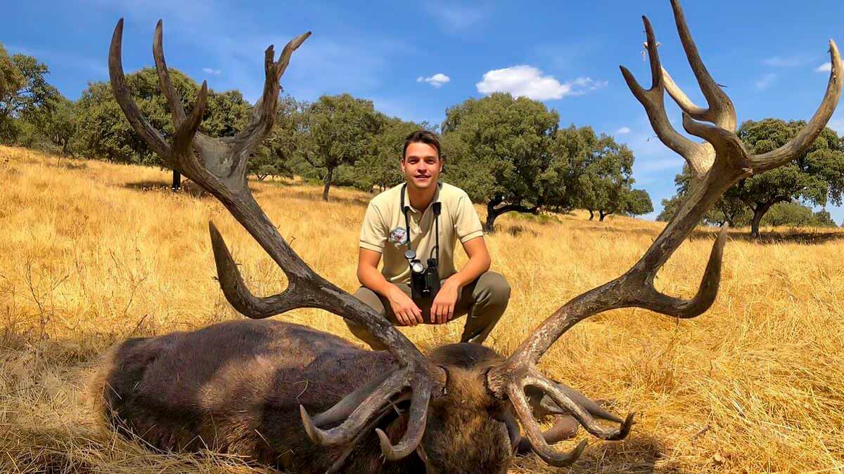 Caza este extraordinario ciervo de 19 puntas tras horas de duro rececho