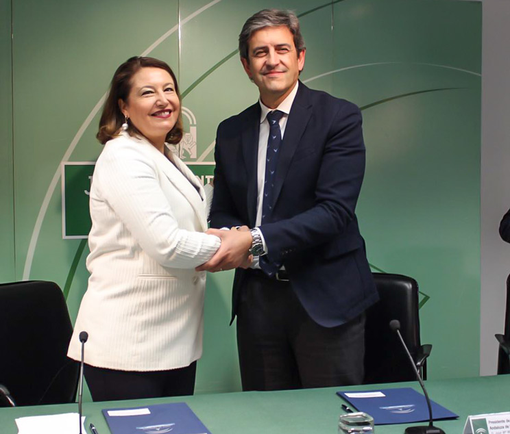 La consejera de Agricultura, Carmen Crespo, y José María Mancheño, presidente de la Federación Andaluza de Caza, 