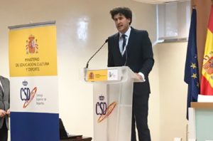Dimite Ángel López, el presidente de la Federación Española de Caza