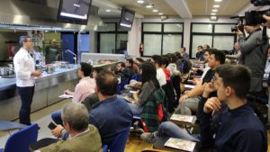 Javier Chozas lleva la carne de caza a la Escuela de Hostelería de Madrid