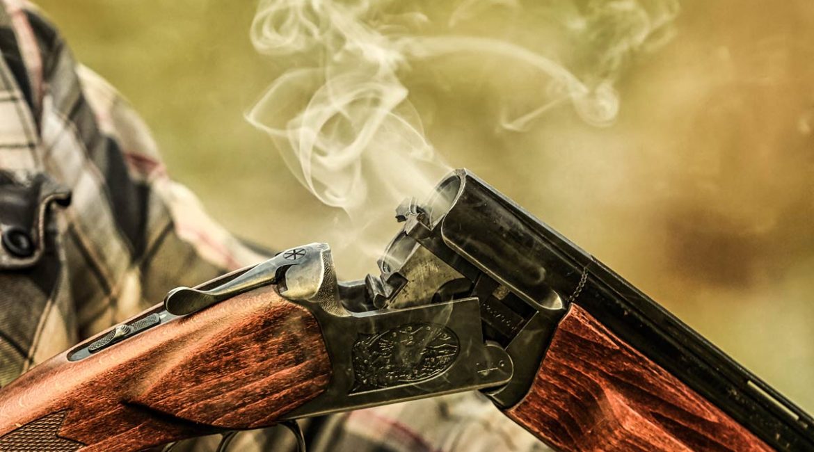 Escopeta del calibre 12 después de disparar. © Shutterstock