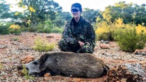 'Martina y la aventura de la caza' en la vida real: Así 'cazó' su primer jabalí con arco esta joven