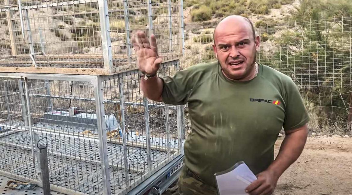 La Administración obliga a El Pencho a matar los jabalíes que captura dentro de las jaulas