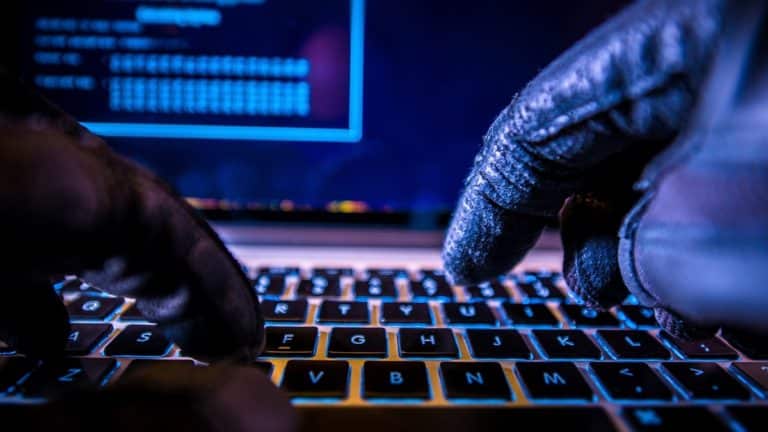 hackers filtran datos armas Reino Unido