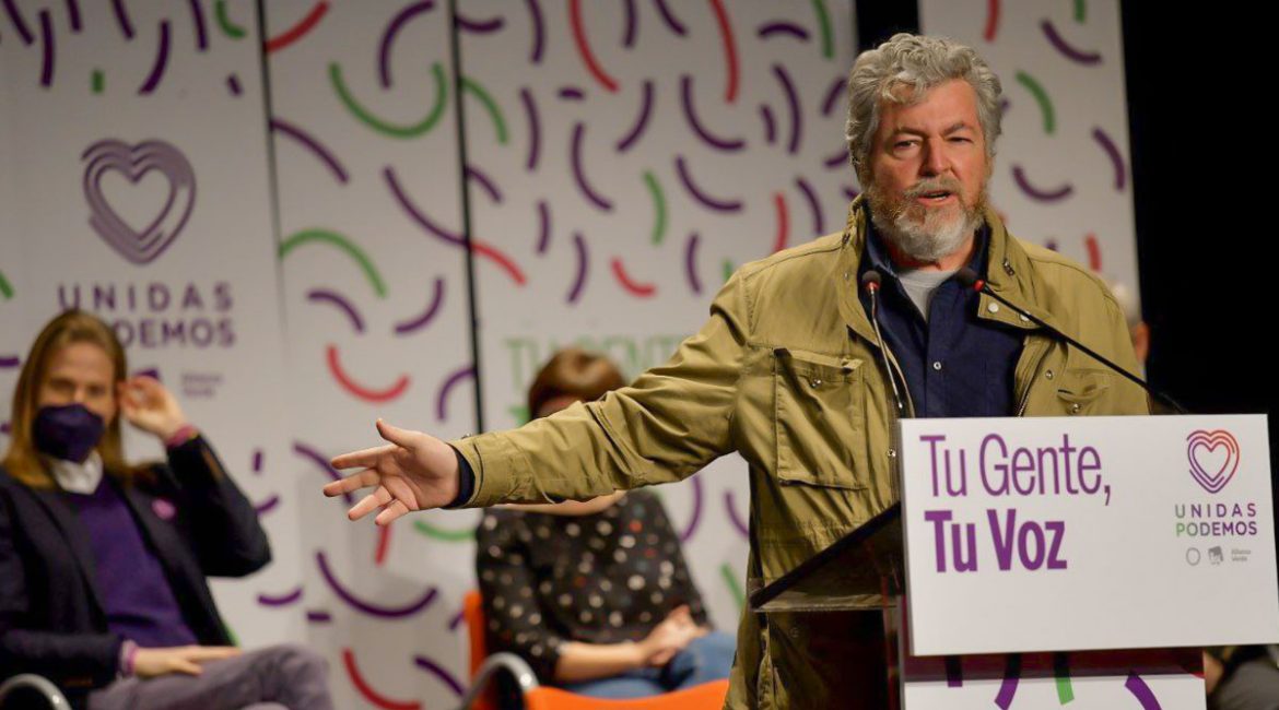 López de Uralde tras presentar la pregunta parlamentaria de Unidas Podemos. © Podemos