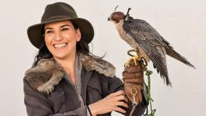 Rocío Monasterio muestra su halcón y carga contra la Ley de Bienestar Animal de Pedro Sánchez