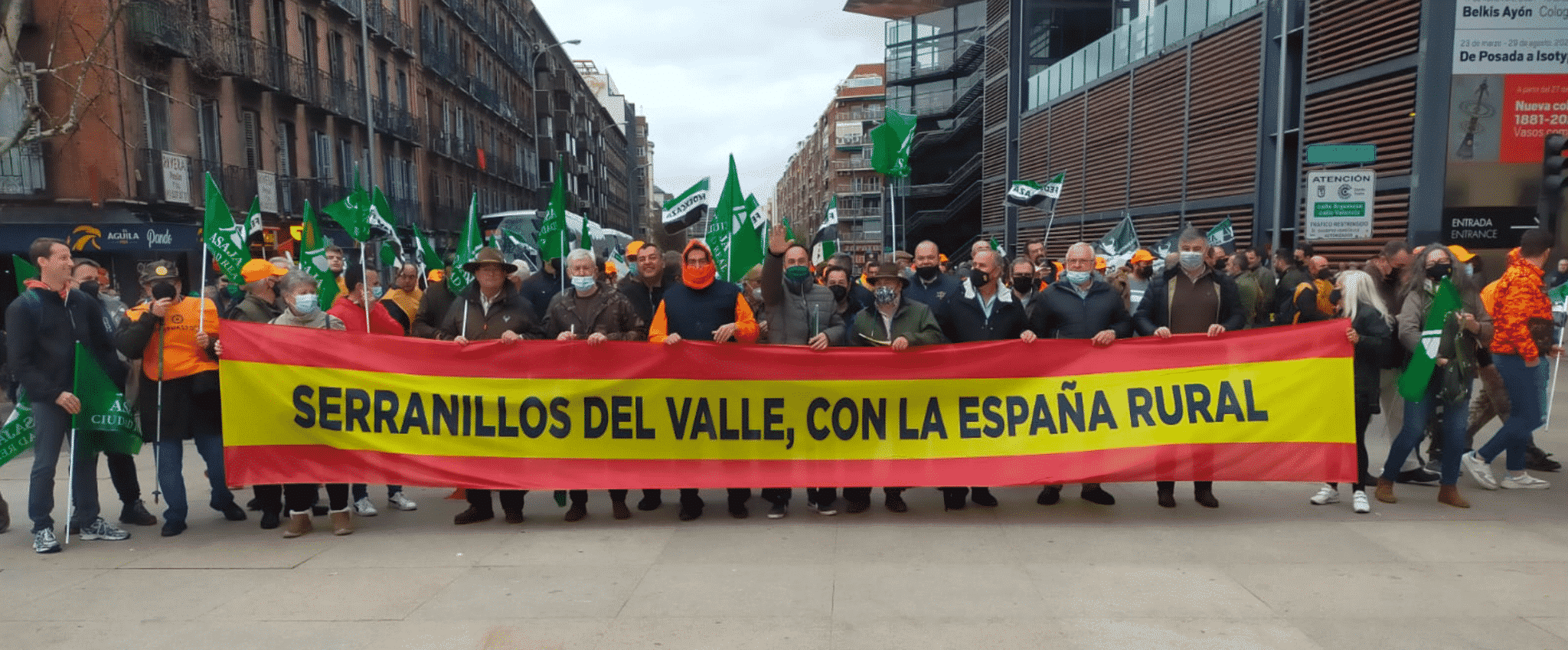 Manifestación en defensa del mundo rural y la caza, en directo | Miles ...
