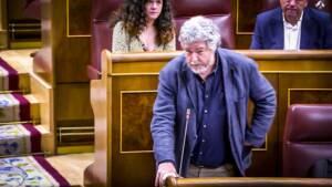 El diputado de Podemos que insultó a las mujeres cazadoras se ofende porque lo llaman «ecolojeta de salón»