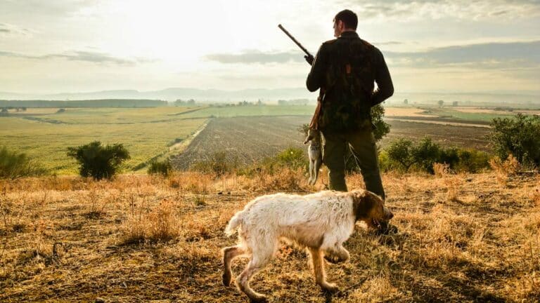 cazador y su perro