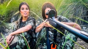 ¿Por qué cada vez hay más mujeres cazadoras en España?