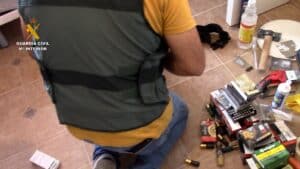 Desmantelado en una finca de Murcia un campo de tiro y un taller ilegal de explosivos