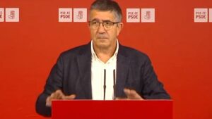 Lluvia de zascas al PSOE después de que Patxi López defendiera la ley animalista