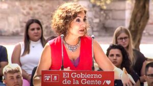 Montero anuncia que el PSOE presentará una enmienda para que la ley animalista no afecte a la caza