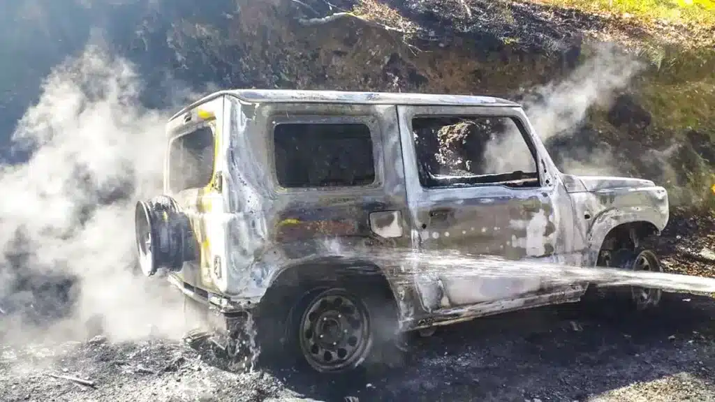 queman coche guardas forestales