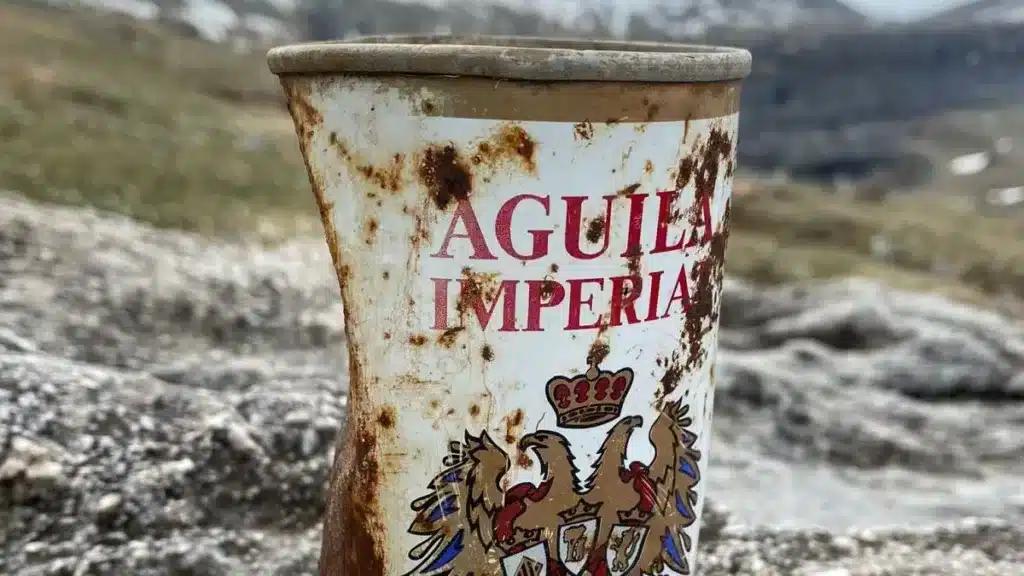 Imagen de la cerveza encontrada por el guarda del refugio en los Pirineos