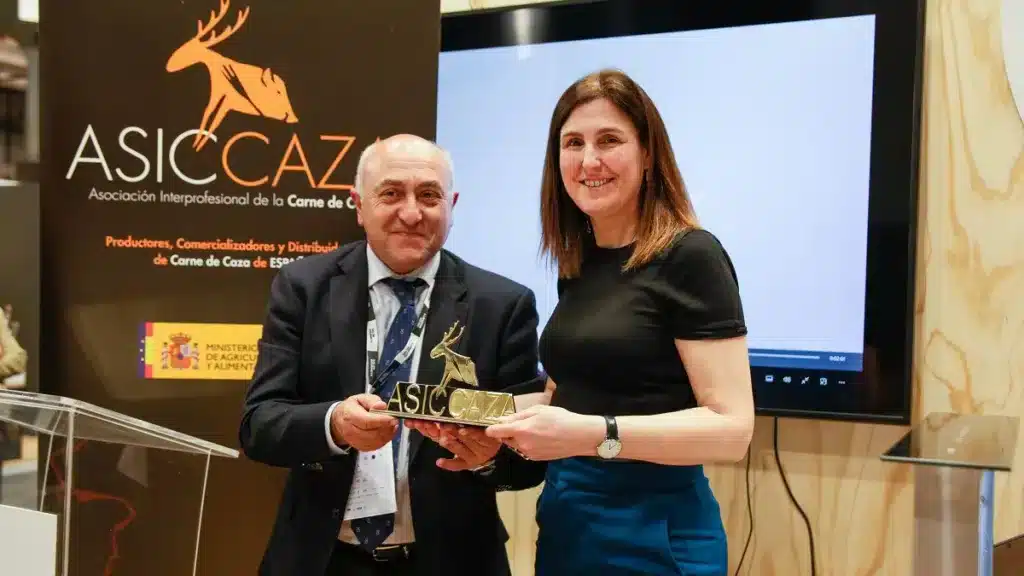 Rifles Bergara recibe el Premio Asiccaza 2023 por su apoyo y promoción a la carne de caza