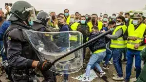 A palos: así ha cargado la Policía contra los agricultores en diversas partes de España