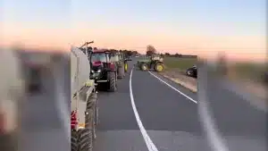 Los agricultores españoles pasan a la acción: así han tomado las primeras carreteras