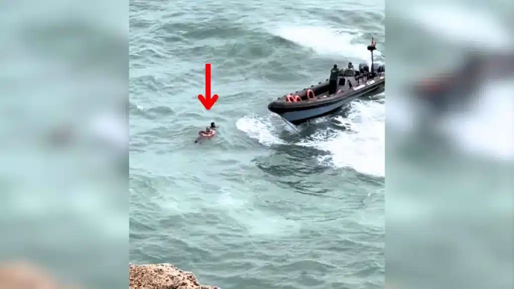 El heroico rescate de un Guardia Civil a un pescador que había caído al mar en Melilla