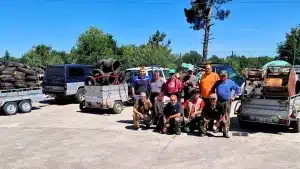 Cazadores gallegos celebran su cuarta jornada recogiendo ‘basuraleza’