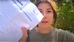 Envían una carta intimidando a esta joven pastora para que deje de hablar en las redes sociales