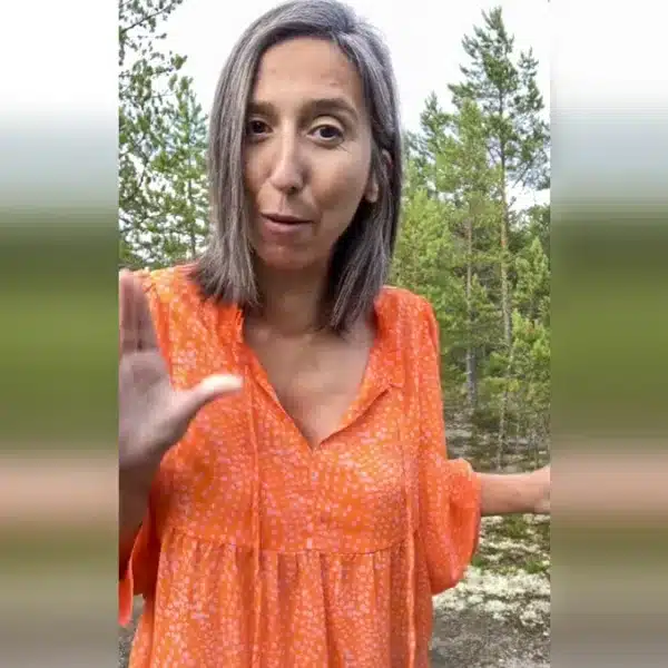 Una española que vive en Finlandia enseña cómo se comportan allí los ciervos