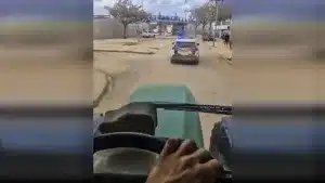 Un agricultor denuncia que el Gobierno intenta quitarle un camión de gasoil donado para los tractoristas de la DANA