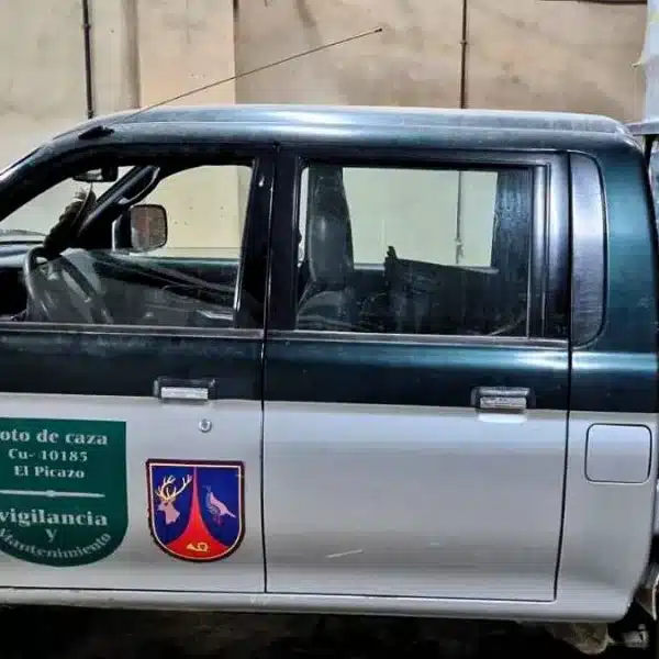 Una humilde sociedad de cazadores de Cuenca envía su vehículo lleno de productos para las víctimas de la DANA