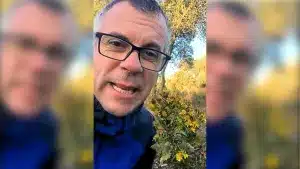 Un agricultor comparte el truco natural que utiliza para acabar con la mosca del olivo.