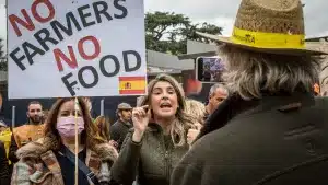 Agricultores y ganaderos manifestándose en Madrid el 20M.
