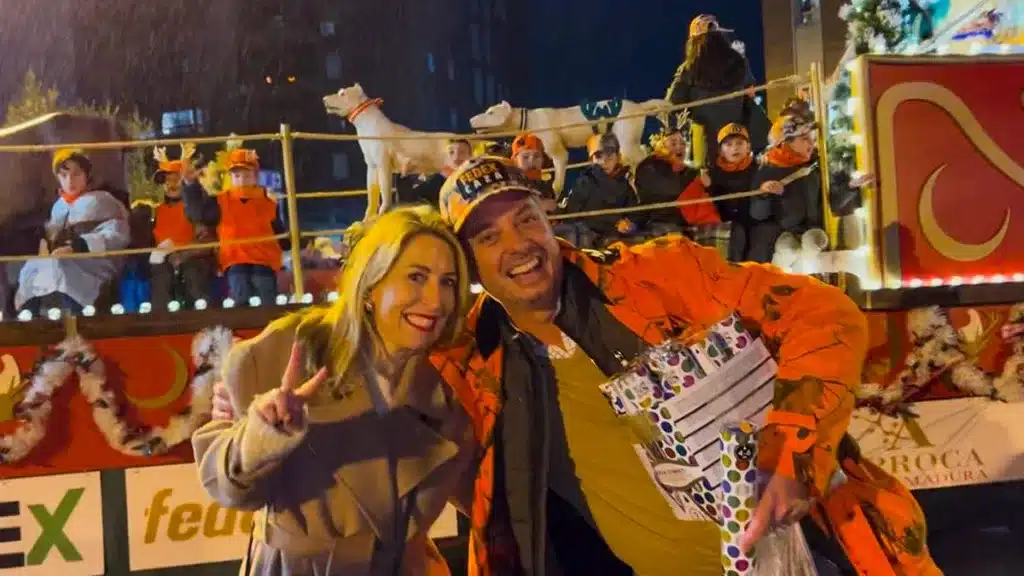 María Guardiola y José María Gallardo durante la Cabalgata de Reyes de Cáceres.