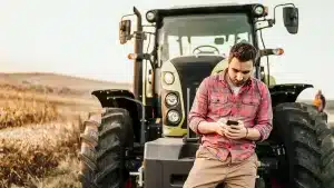 Las 14 ayudas de hasta 67.000 euros que puedes cobrar si trabajas en un pueblo en 2025