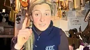 Una ganadera lanza un duro mensaje a los diputados de quienes depende que el lobo pueda a volver a cazarse.