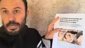 Un agricultor dirige un duro mensaje a la Unión Europea por las multas por no registrar las gallinas.