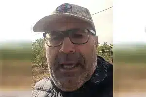 Agricultor truco daños conejos