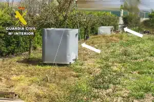 La Guardia Civil detiene a un hombre por utilizar un poderoso e ilegal método para capturar pájaros en un pueblo de Burgos