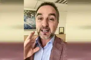 abogado responde recoger piñas o leña