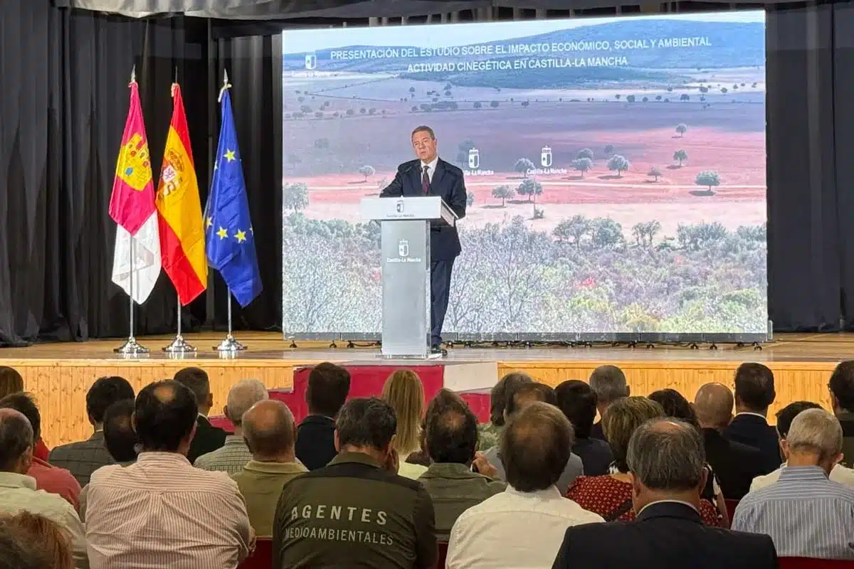 García Page, durante la presentación del informe