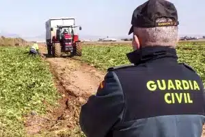 Guardia Civil trabajadores campo