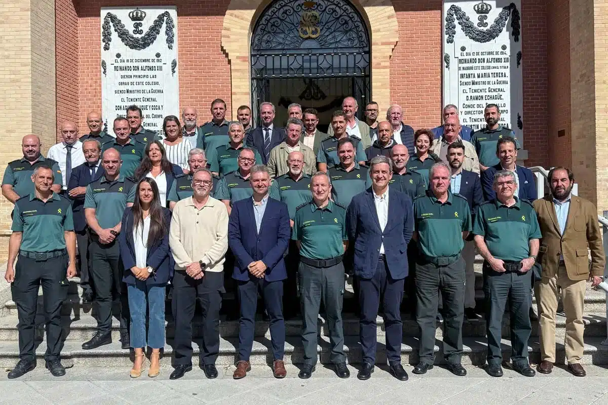Foto de familia tras la reunión.
