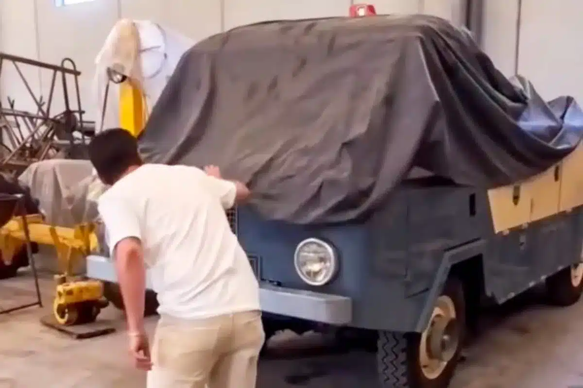 El Land Rover del vídeo.