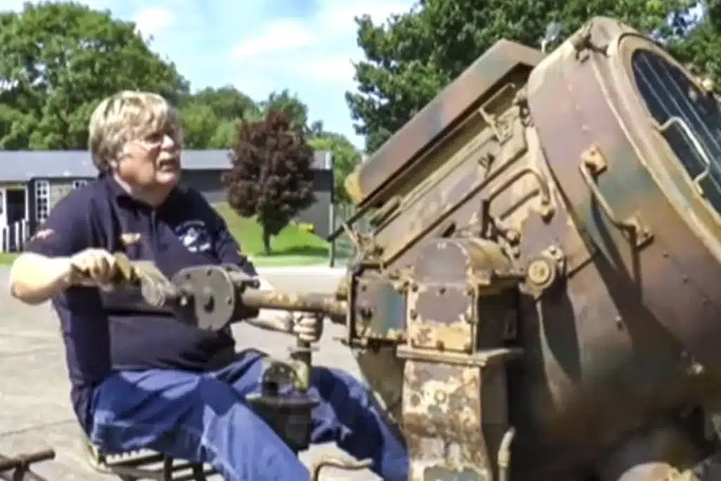 Linterna más potente del mundo Segunda Guerra Mundial 135 millones lúmenes