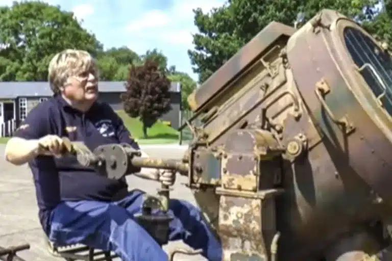 Linterna más potente del mundo Segunda Guerra Mundial 135 millones lúmenes