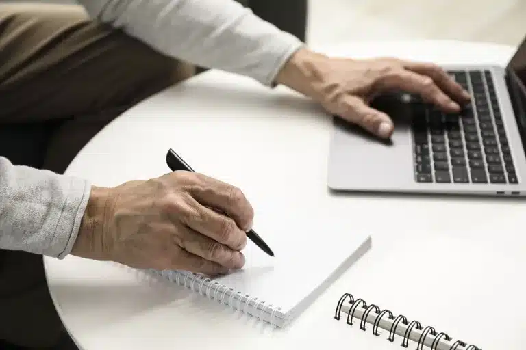 Oferta de empleo community manager