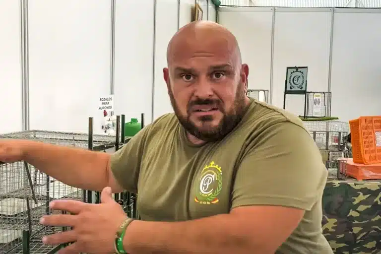 obligan desmontar stand El Pencho